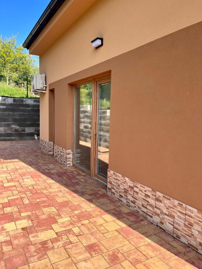 U Srubu Apartment Moravany  Екстериор снимка